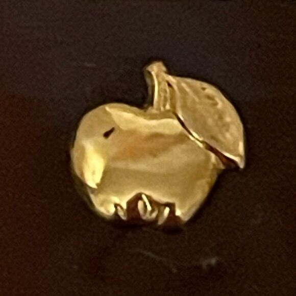 NEVER USED. 3-gold tone clutch pins/lapel pins (apple, pear & butterfly TEACHERS - Picture 4 of 11